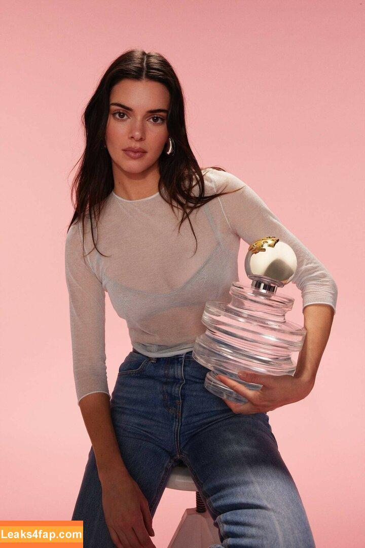 Kendall Jenner / KendallJenner слитое фото фото #3162