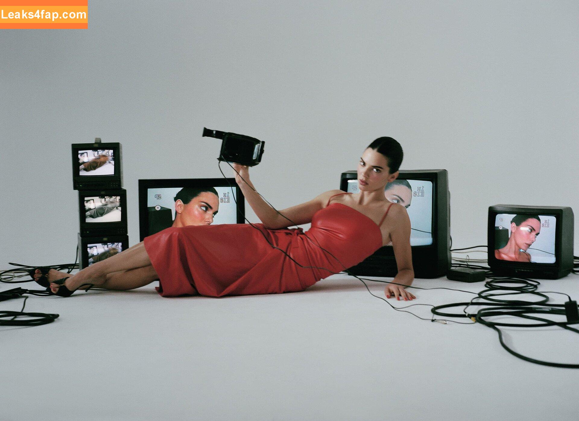 Kendall Jenner / KendallJenner слитое фото фото #3201