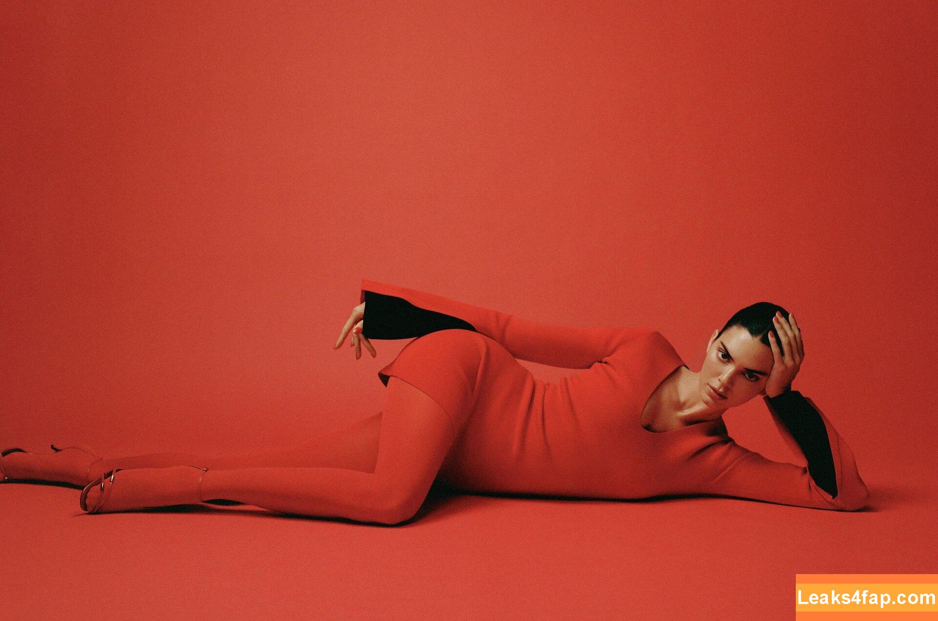 Kendall Jenner / KendallJenner слитое фото фото #3203