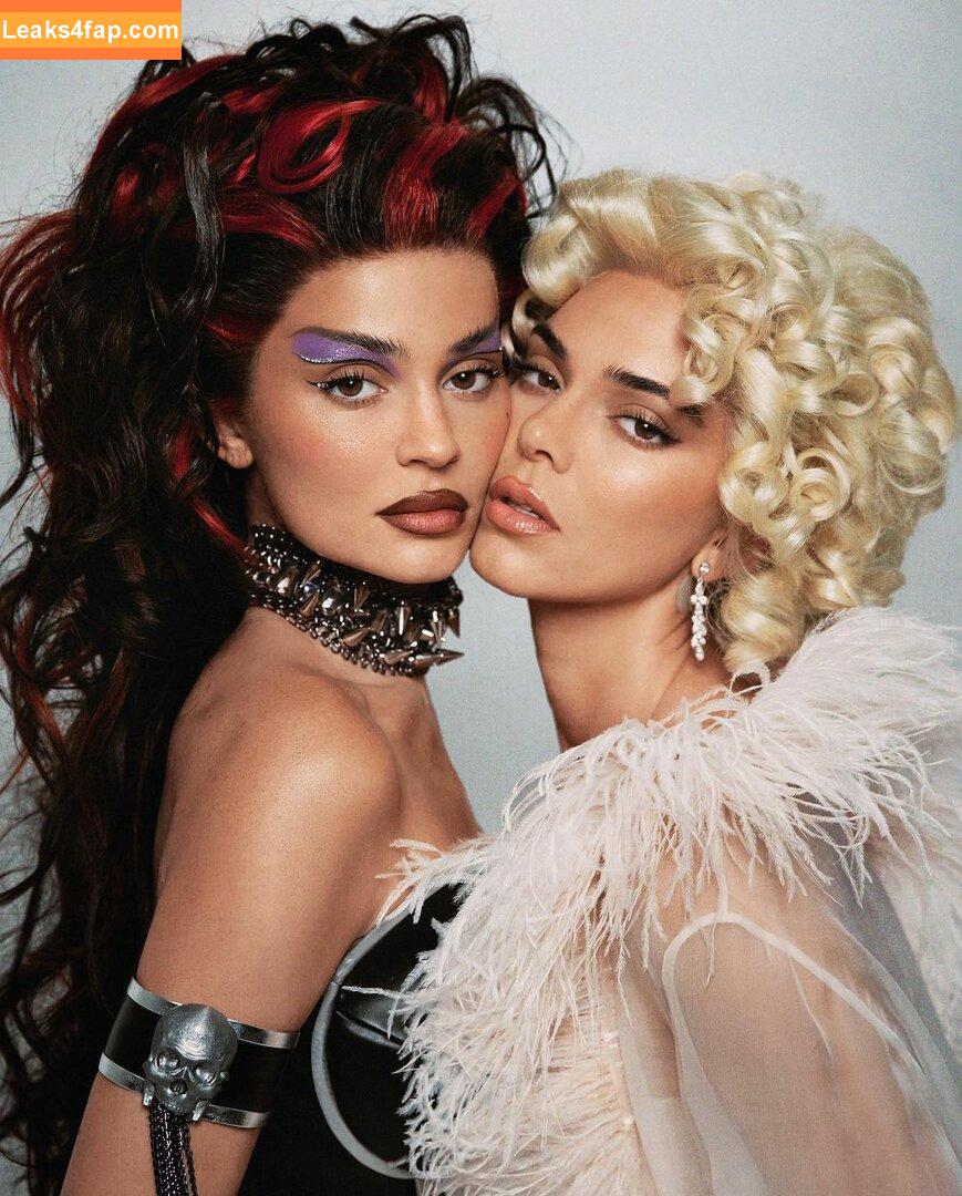 Kendall Jenner / KendallJenner слитое фото фото #3231