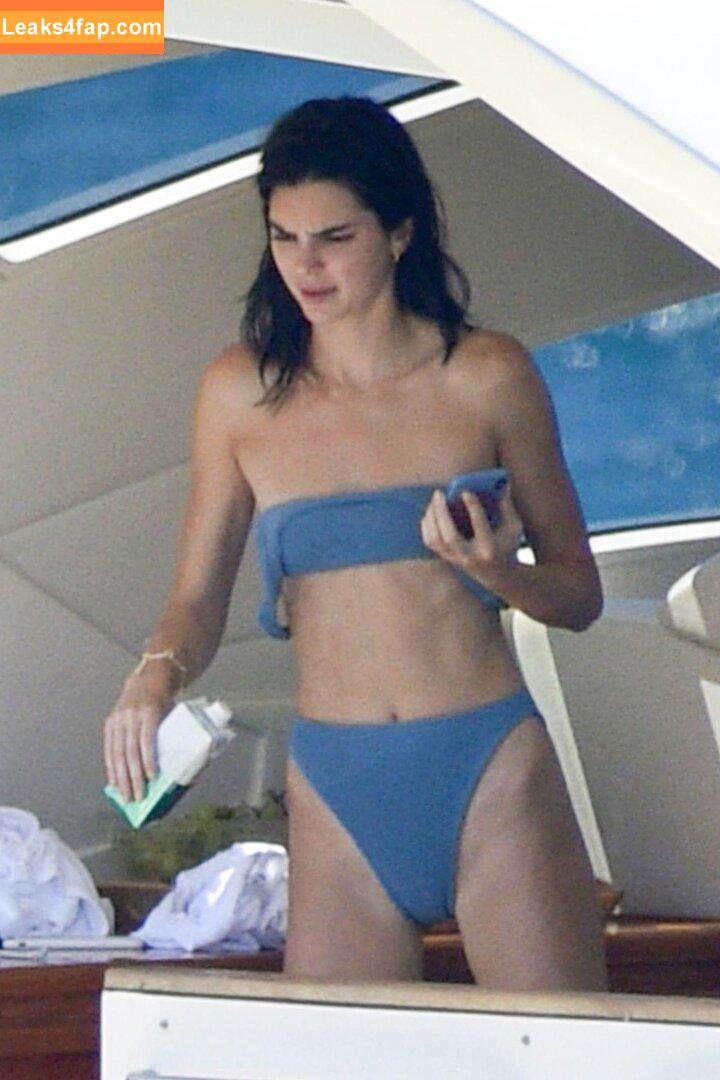 Kendall Jenner / KendallJenner слитое фото фото #3246