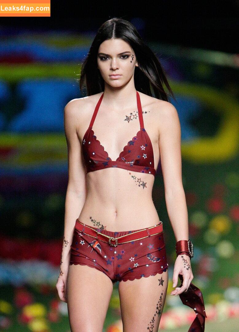 Kendall Jenner / KendallJenner слитое фото фото #3296