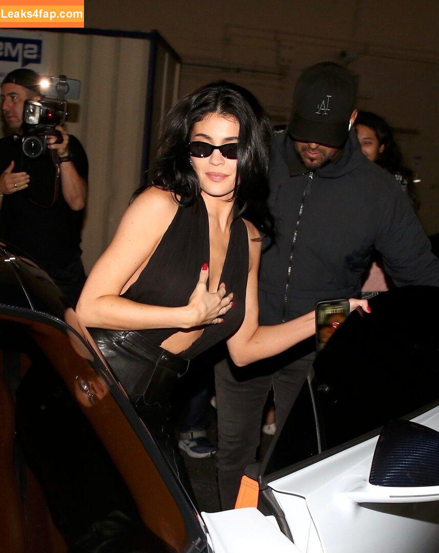 Kendall Jenner / KendallJenner слитое фото фото #3339