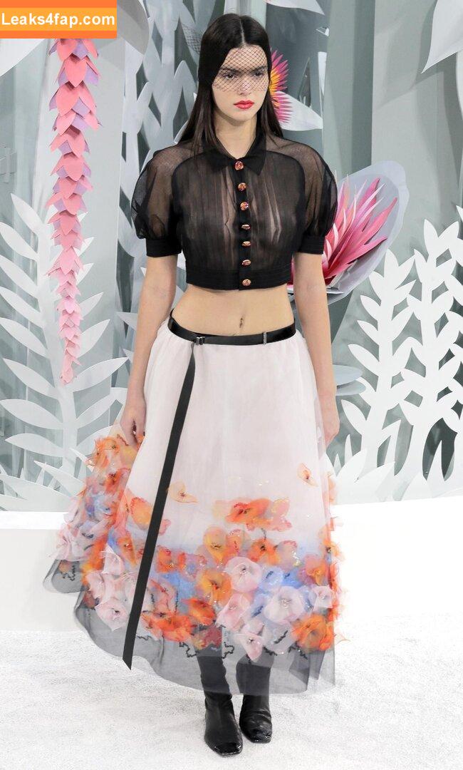 Kendall Jenner / KendallJenner слитое фото фото #3372