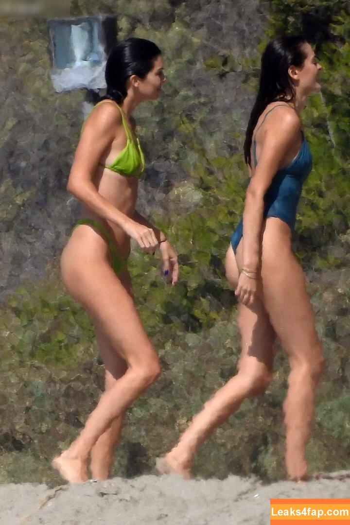 Kendall Jenner / KendallJenner слитое фото фото #3395