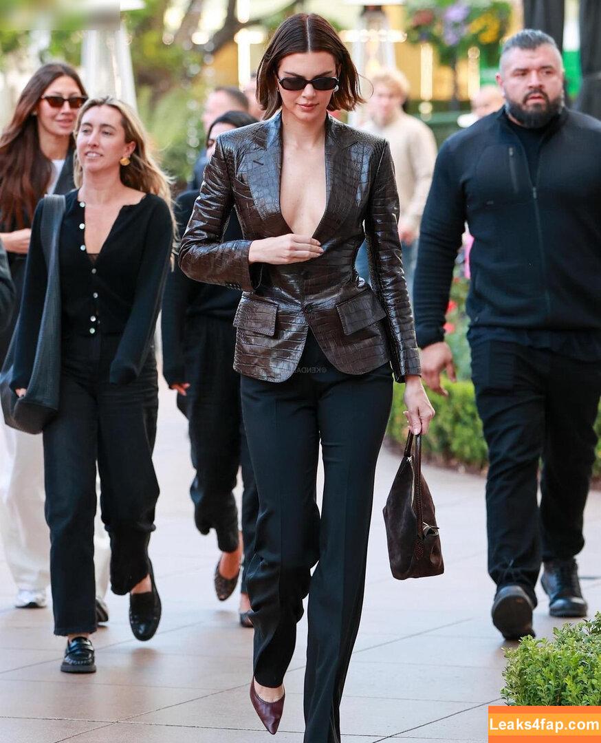 Kendall Jenner / KendallJenner слитое фото фото #3410