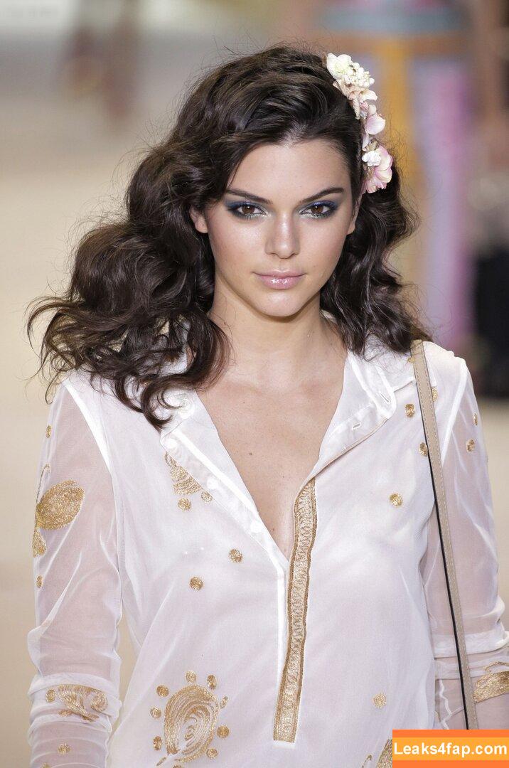 Kendall Jenner / KendallJenner слитое фото фото #3440