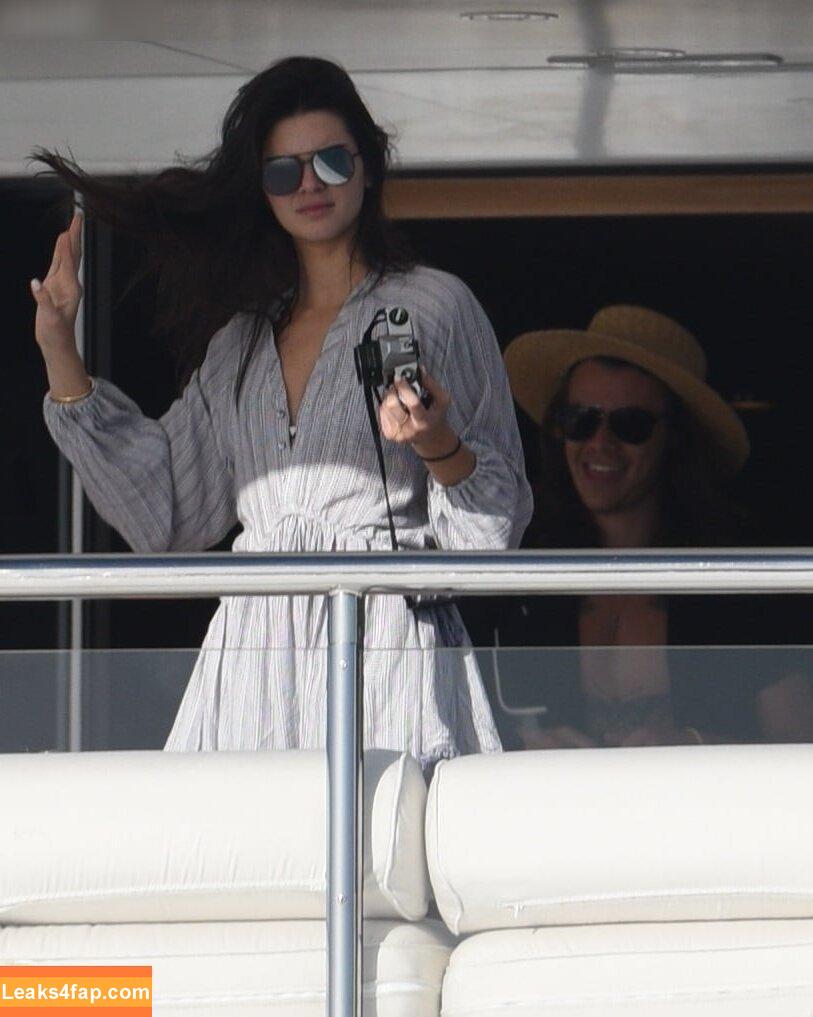 Kendall Jenner / KendallJenner слитое фото фото #3465