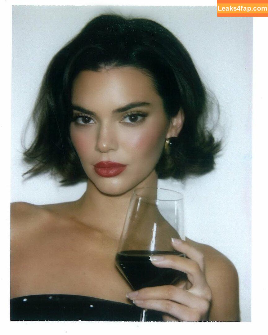 Kendall Jenner / KendallJenner слитое фото фото #3514