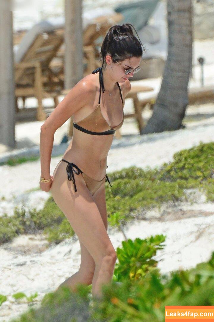 Kendall Jenner / KendallJenner leaked photo photo #3581