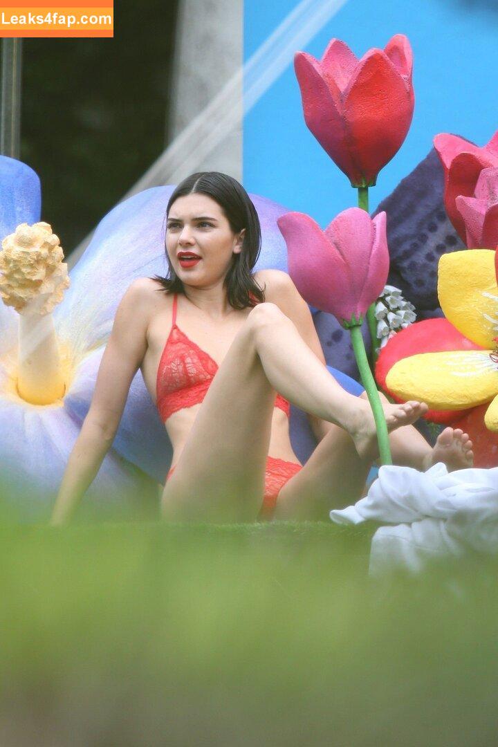 Kendall Jenner / KendallJenner leaked photo photo #3683