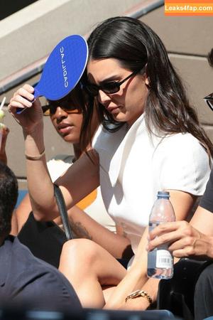 Kendall Jenner фото #3024