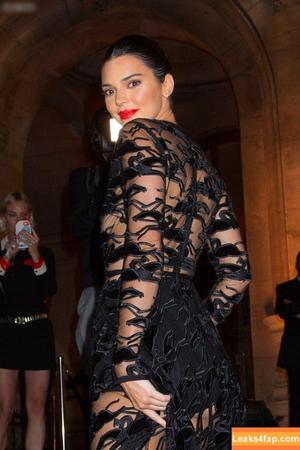 Kendall Jenner фото #3042