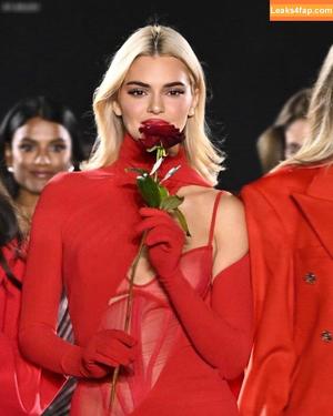 Kendall Jenner фото #3054