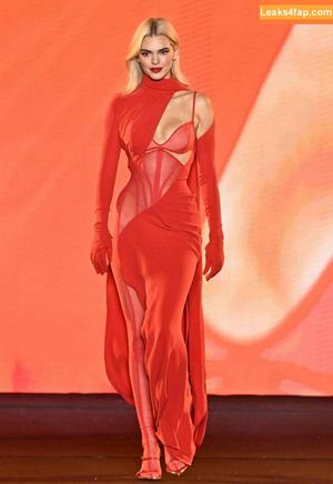 Kendall Jenner фото #3125