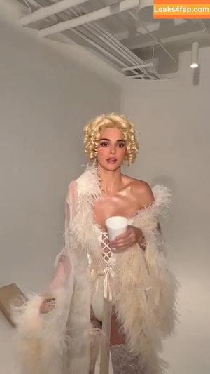 Kendall Jenner фото #3232