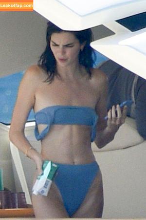 Kendall Jenner фото #3238