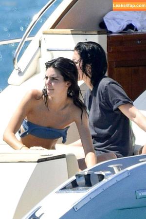 Kendall Jenner фото #3242