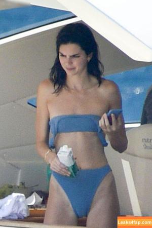 Kendall Jenner фото #3251
