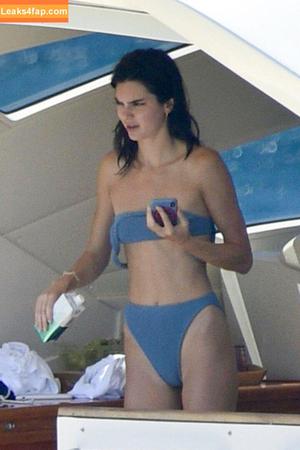 Kendall Jenner фото #3257