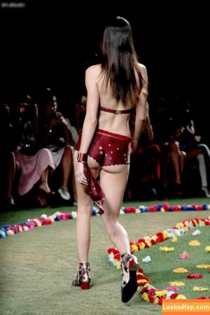 Kendall Jenner фото #3299