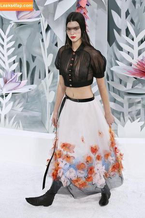 Kendall Jenner фото #3376