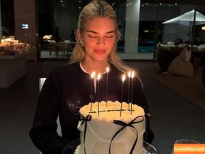 Kendall Jenner фото #3379