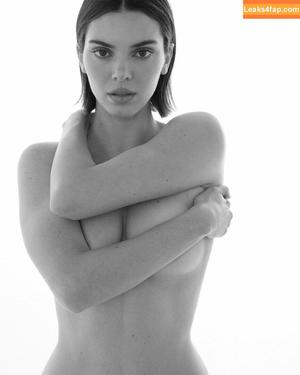 Kendall Jenner фото #3389
