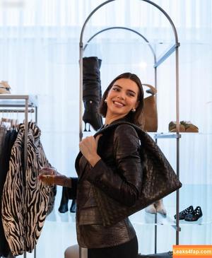 Kendall Jenner фото #3413