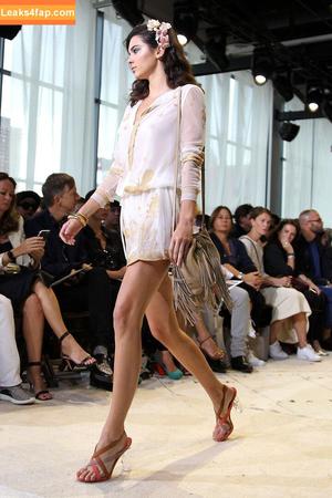 Kendall Jenner фото #3438