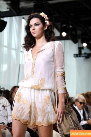 Kendall Jenner фото #3439