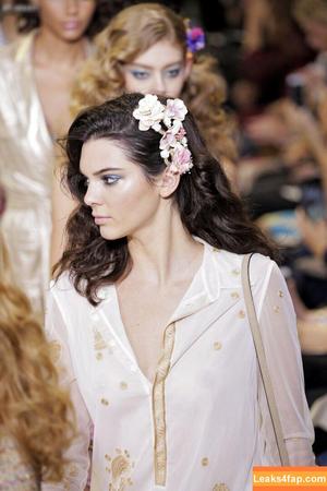 Kendall Jenner фото #3442