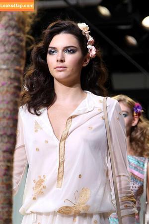 Kendall Jenner фото #3443