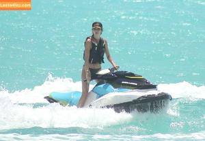 Kendall Jenner photo #3592