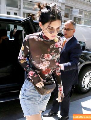 Kendall Jenner photo #3653
