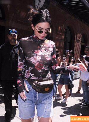 Kendall Jenner photo #3664