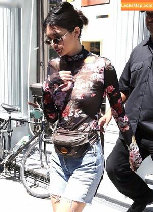 Kendall Jenner photo #3670