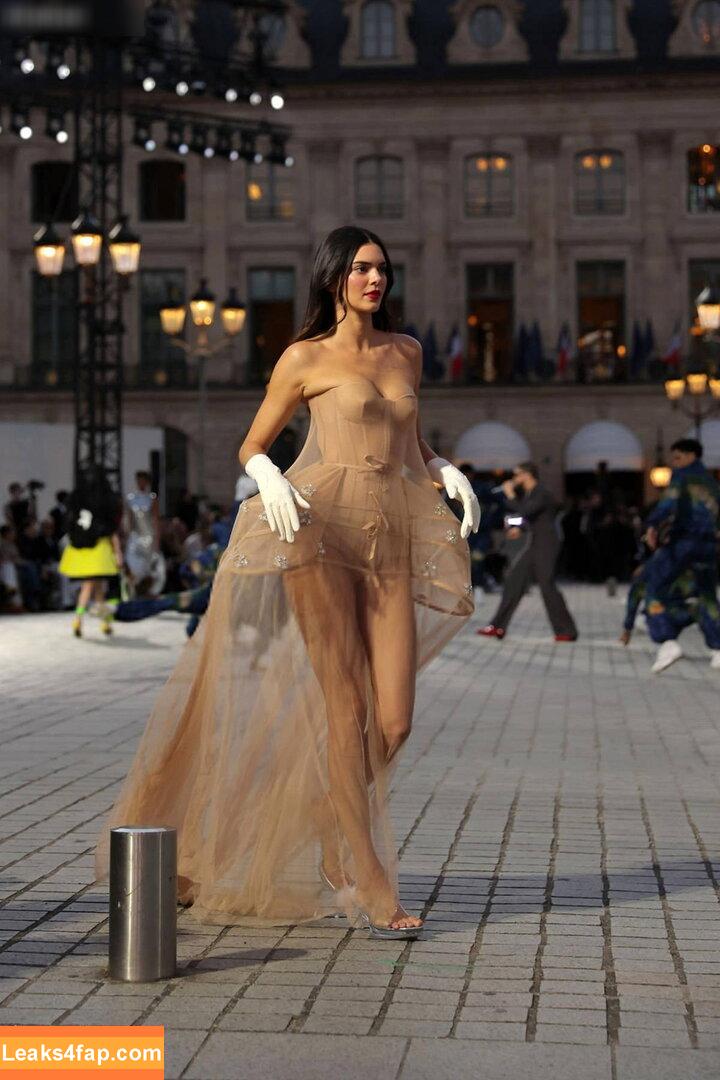 Kendall Jenner / KendallJenner leaked photo photo #4035