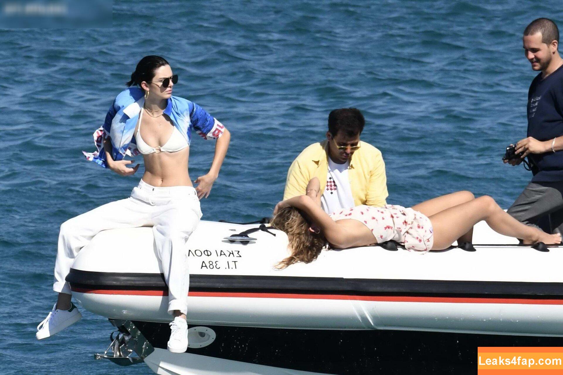 Kendall Jenner / KendallJenner слитое фото фото #4085