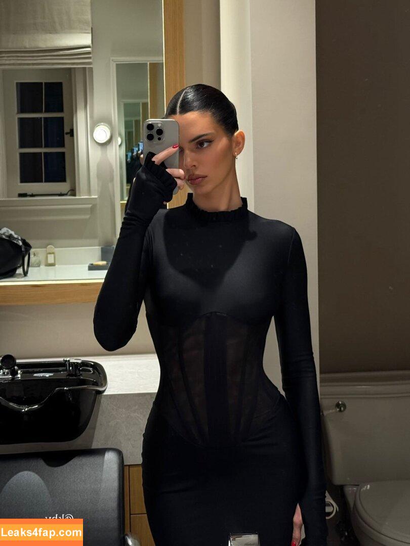 Kendall Jenner / KendallJenner leaked photo photo #4090