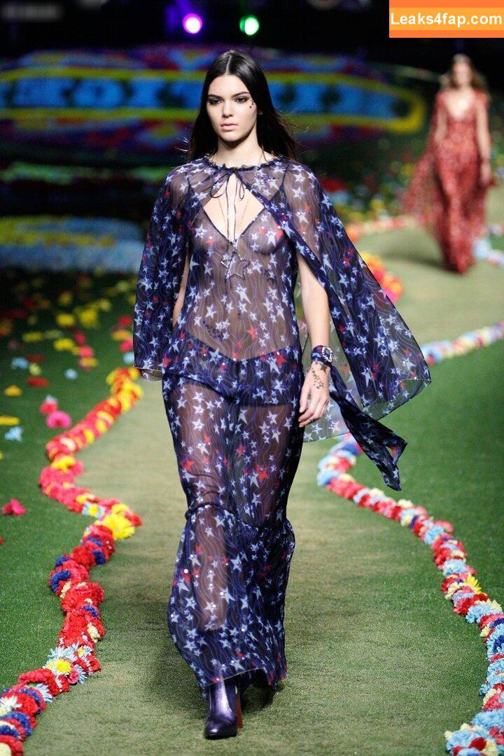 Kendall Jenner / KendallJenner leaked photo photo #4132