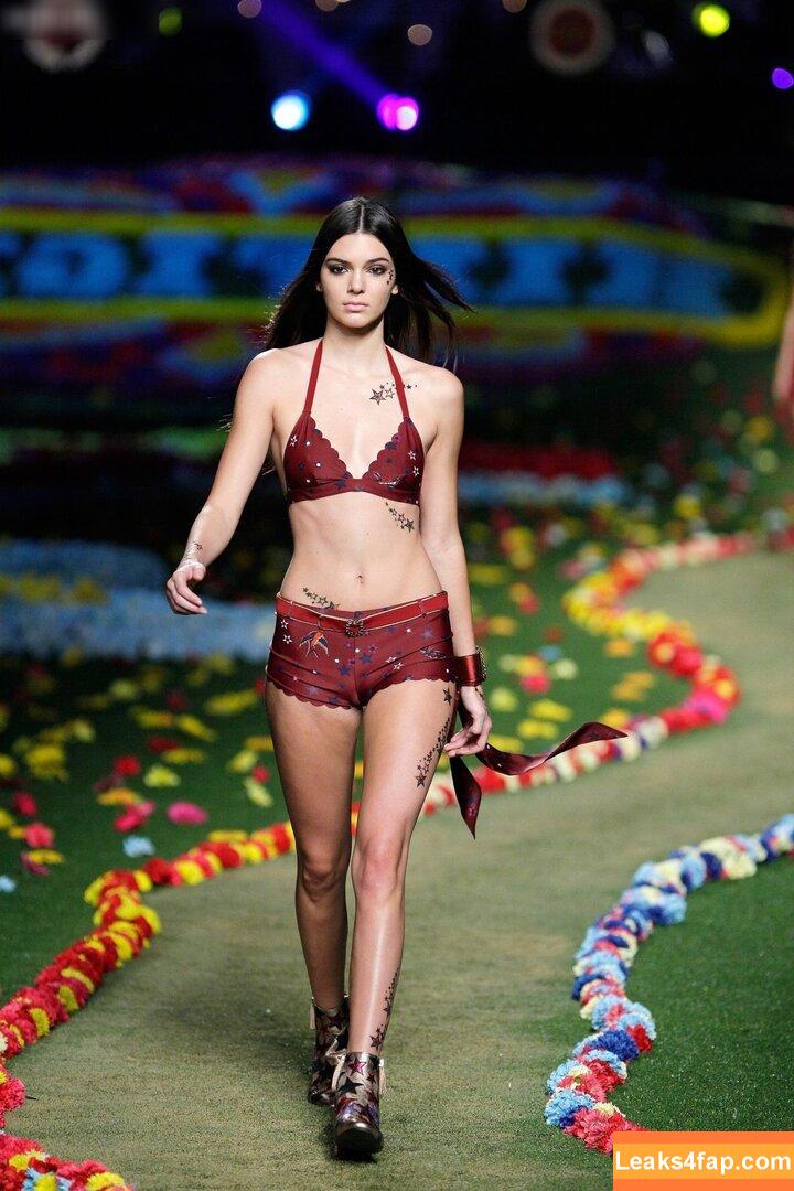 Kendall Jenner / KendallJenner leaked photo photo #4134