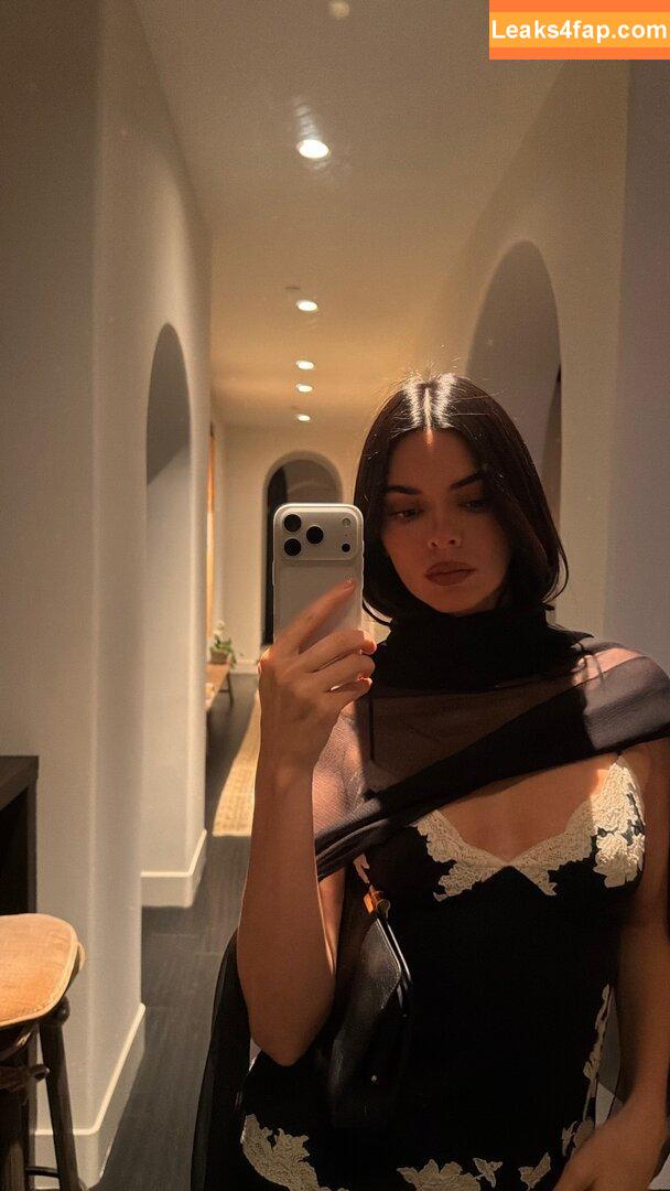 Kendall Jenner / KendallJenner / https: leaked photo photo #4282