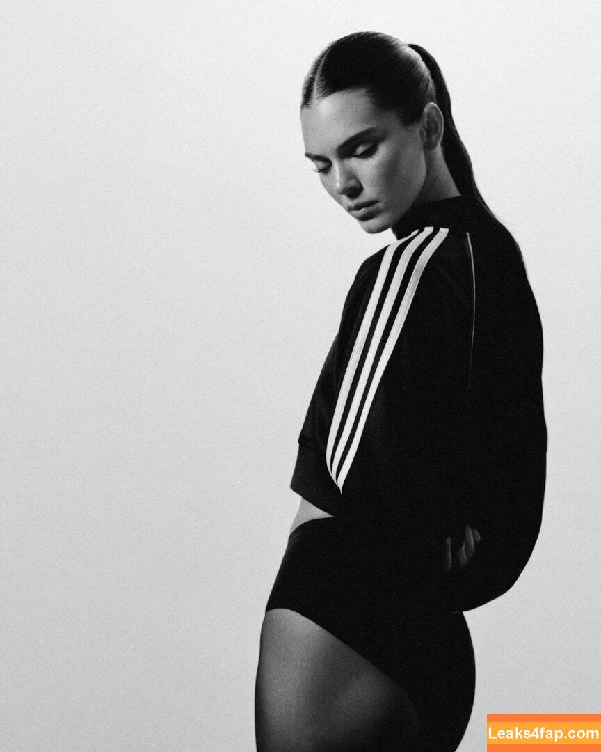 Kendall Jenner / KendallJenner / https: leaked photo photo #4285