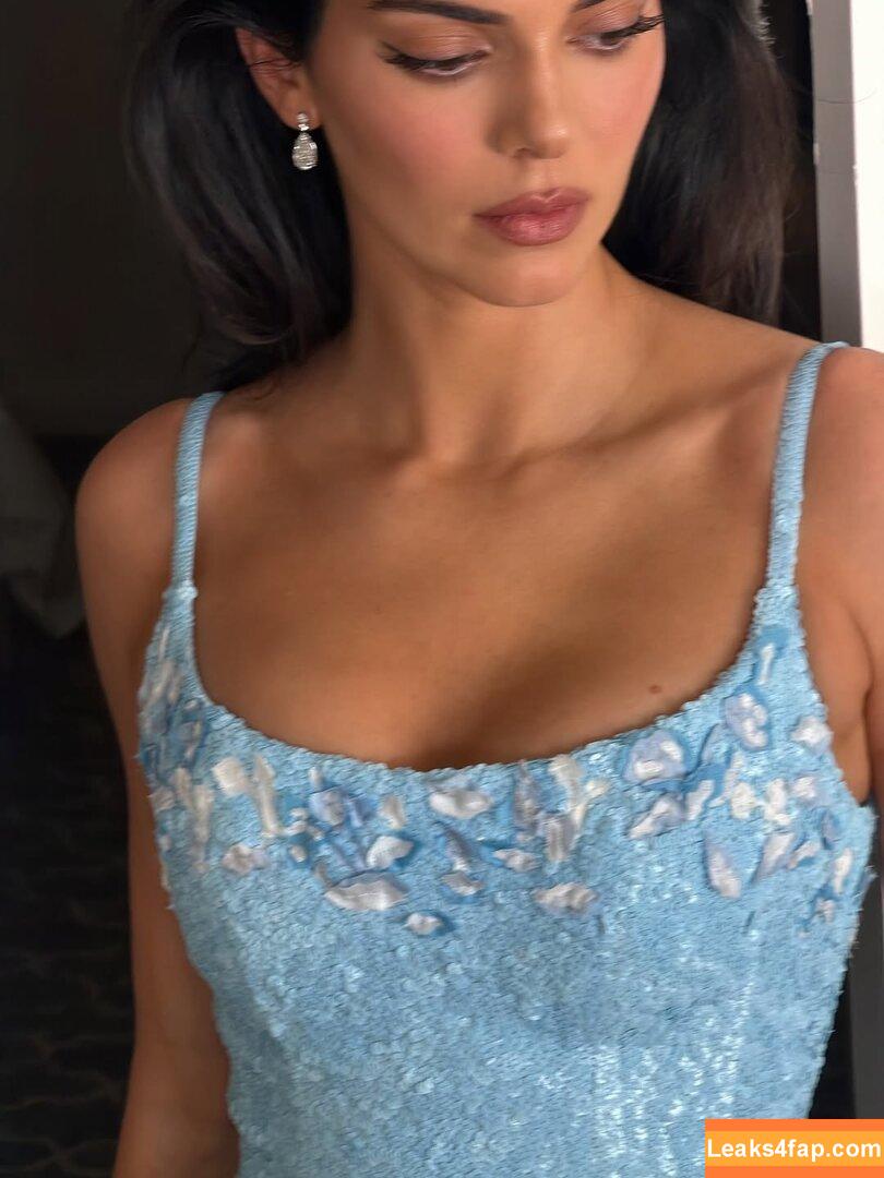 Kendall Jenner / KendallJenner / https: leaked photo photo #4287