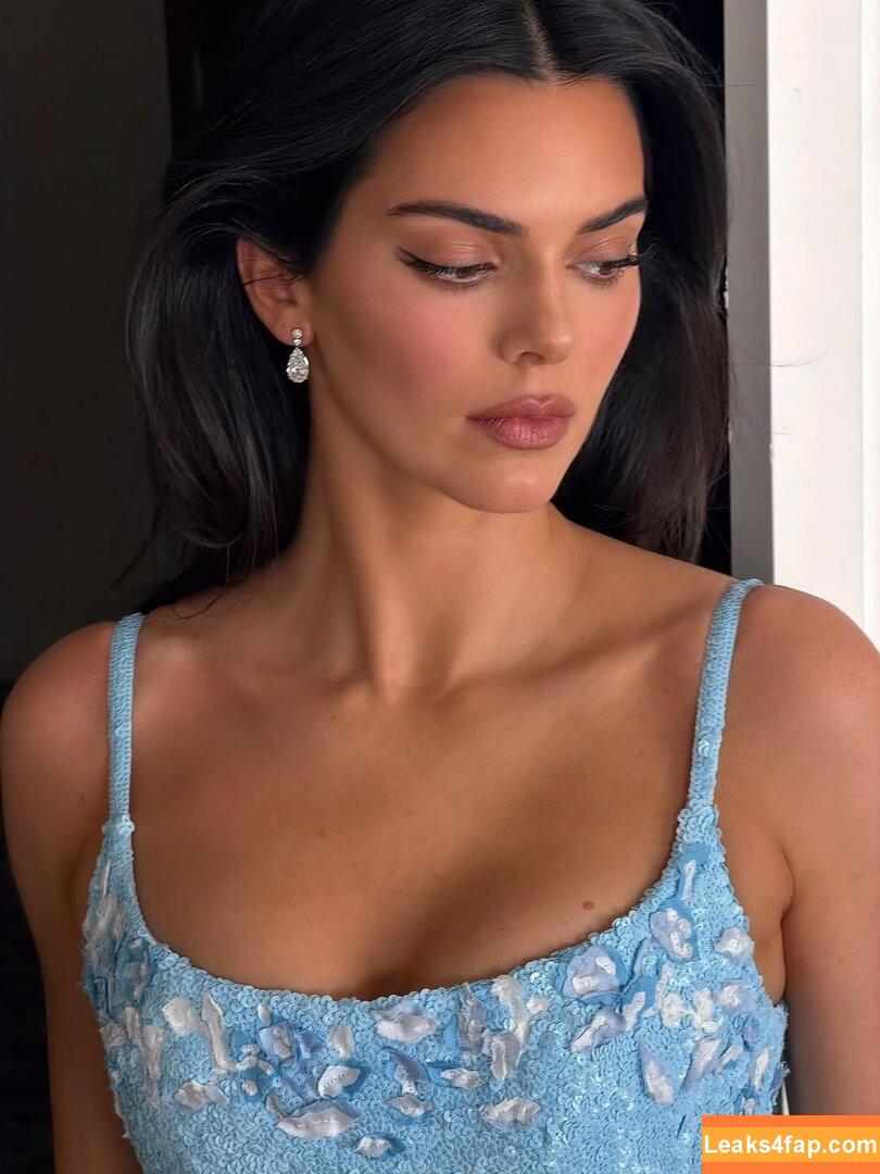 Kendall Jenner / KendallJenner / https: leaked photo photo #4288
