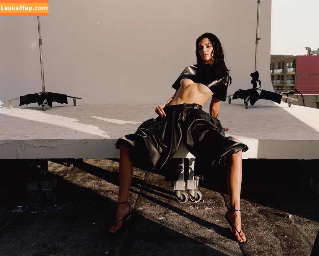 Kendall Jenner / KendallJenner / https: leaked photo photo #4293