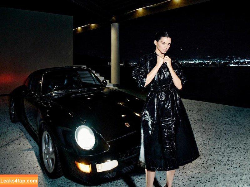 Kendall Jenner / https: / kendalljenner leaked photo photo #4318