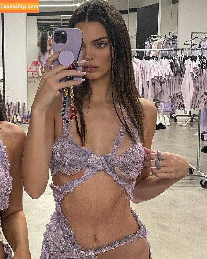 Kendall Jenner / https: / kendalljenner leaked photo photo #4334