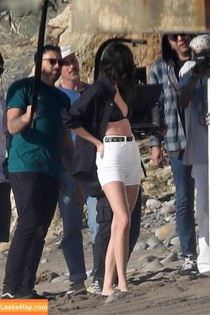 Kendall Jenner photo #4003